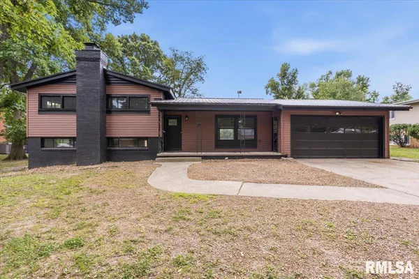 $375,000 | 66 West Hazel Dell Lane, Springfield, IL 62703