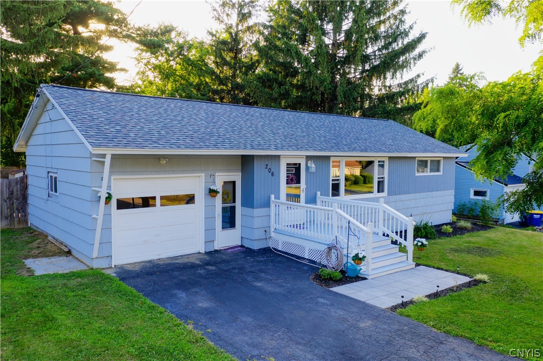 206 Stonehedge Road Camillus, NY 13031 - Photo 1 of 1 Gallery Image 1