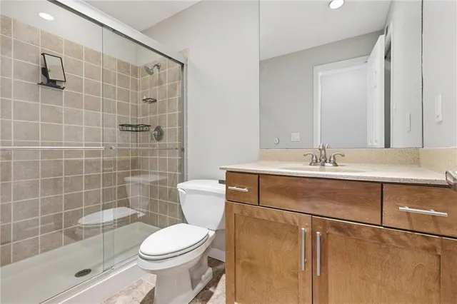 $189,900 | 5000 Baltimore Avenue, Unit 301, Kansas City, MO 64112