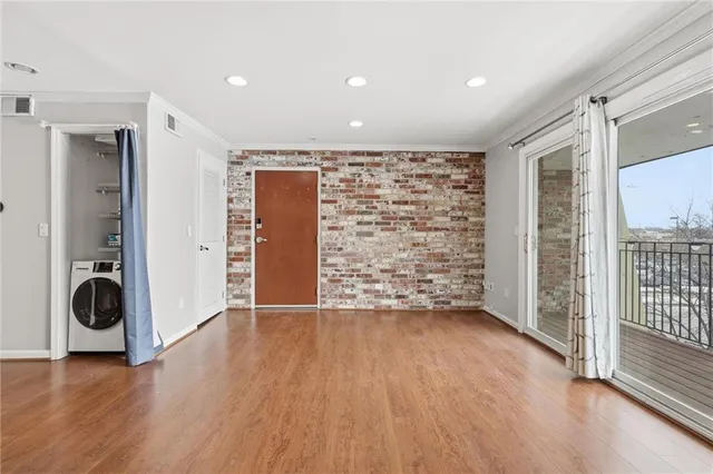 $189,900 | 5000 Baltimore Avenue, Unit 301, Kansas City, MO 64112