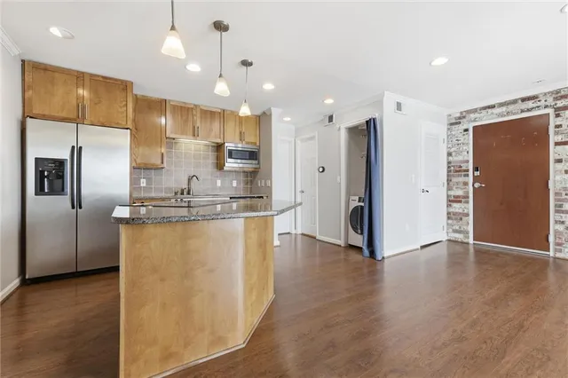 $189,900 | 5000 Baltimore Avenue, Unit 301, Kansas City, MO 64112