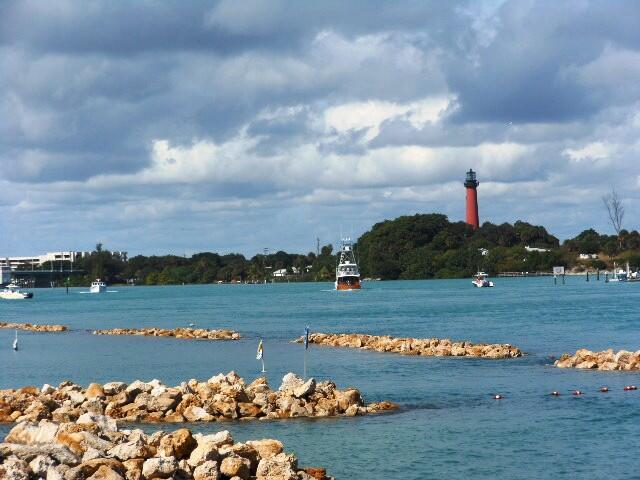 3443 South Caroline Street Jupiter, FL 33458 - Photo 56 of 60 a view of a city with an ocean