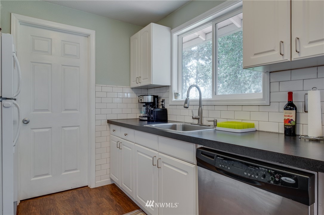 9955 Fredrickson Road Northwest Silverdale, WA 98383 - Photo 3 of 25 Gallery Image 3