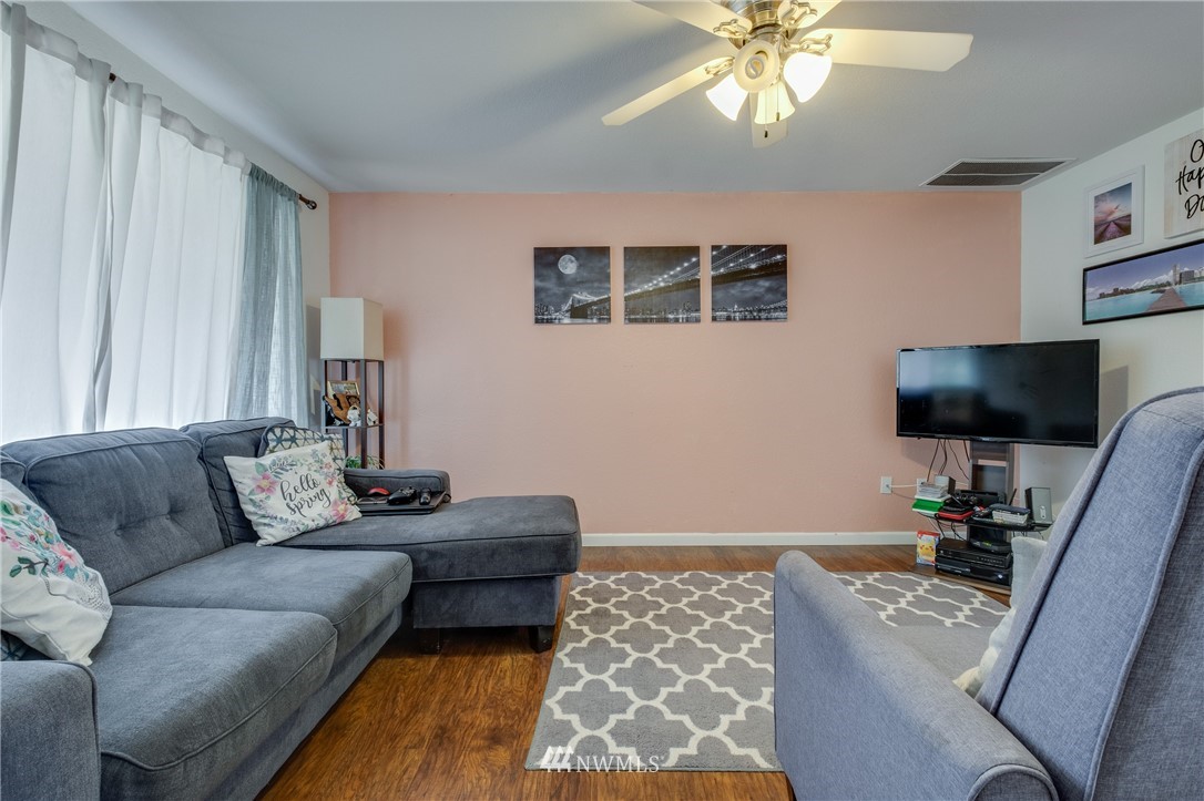 9955 Fredrickson Road Northwest Silverdale, WA 98383 - Photo 9 of 25 Gallery Image 9
