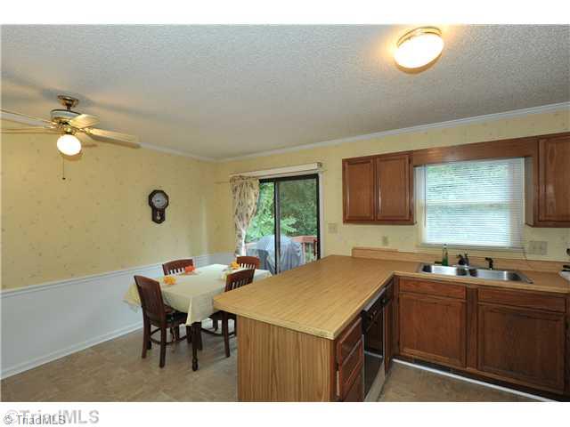 2913 Borg Road Winston-Salem, NC 27127 - Photo 3 of 14 Kitchen.