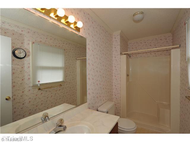 2913 Borg Road Winston-Salem, NC 27127 - Photo 6 of 14 Bath.