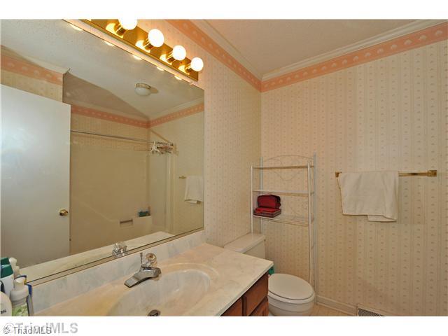 2913 Borg Road Winston-Salem, NC 27127 - Photo 8 of 14 Bath.