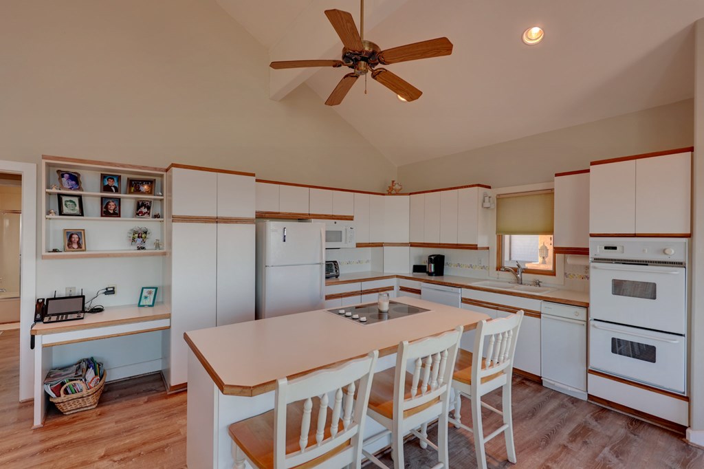 100 Lesikar Lane Center Point, TX 78010 - Photo 7 of 31