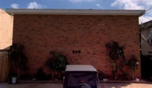 $1,075 | 629 Papworth Avenue, Unit F, Metairie, LA 70005