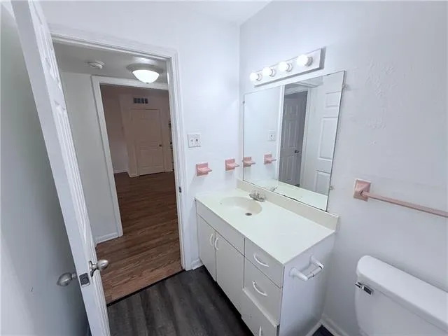 $1,075 | 629 Papworth Avenue, Unit F, Metairie, LA 70005