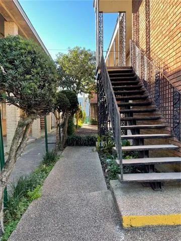 $1,075 | 629 Papworth Avenue, Unit F, Metairie, LA 70005