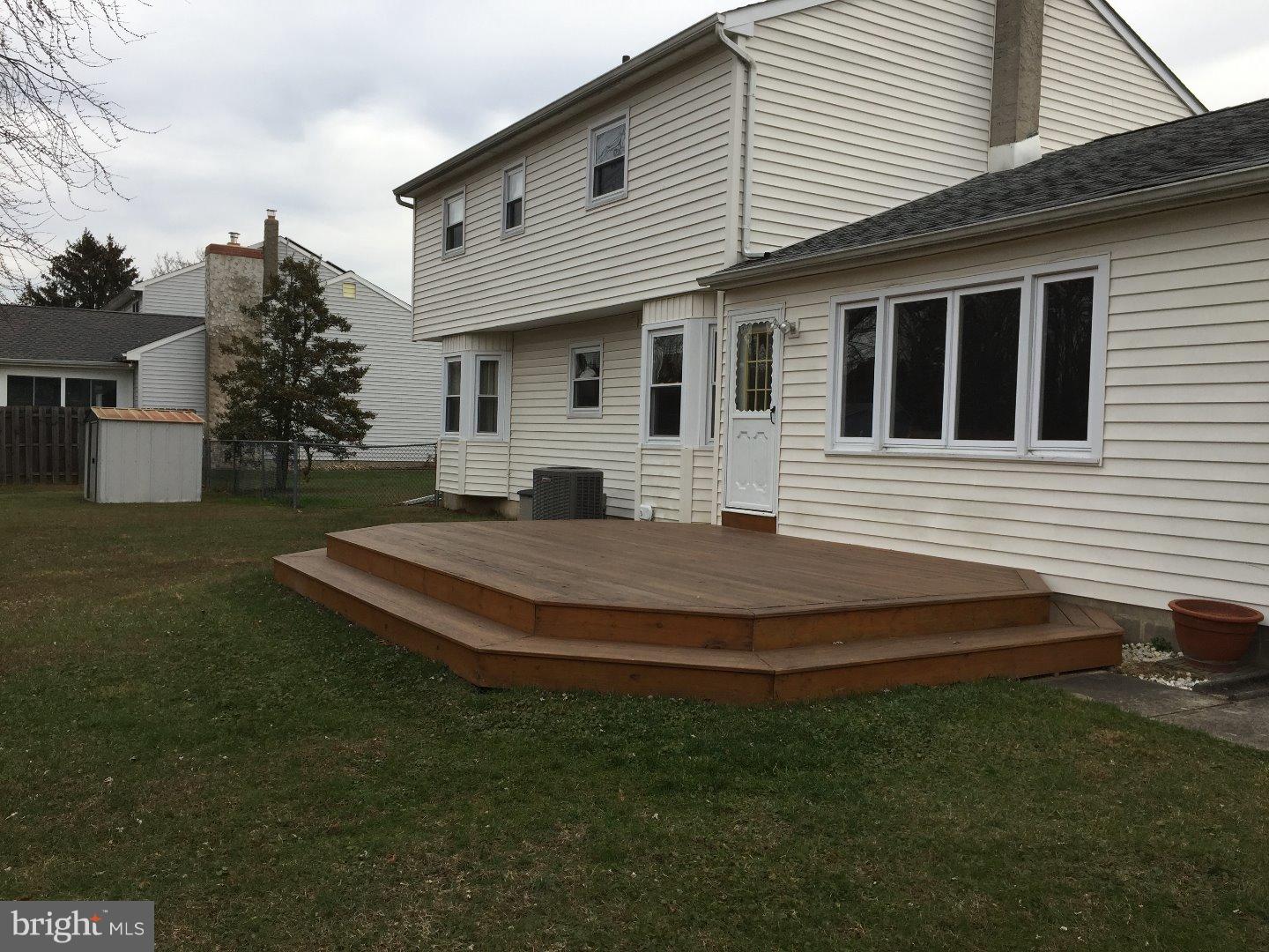 549 Mercer Street Hamilton Square, NJ 08690 - Photo 5 of 23 Deck