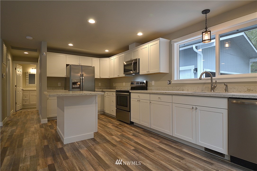 6161 East Grapeview Loop Road Allyn, WA 98524 - Photo 6 of 25 Gallery Image 6