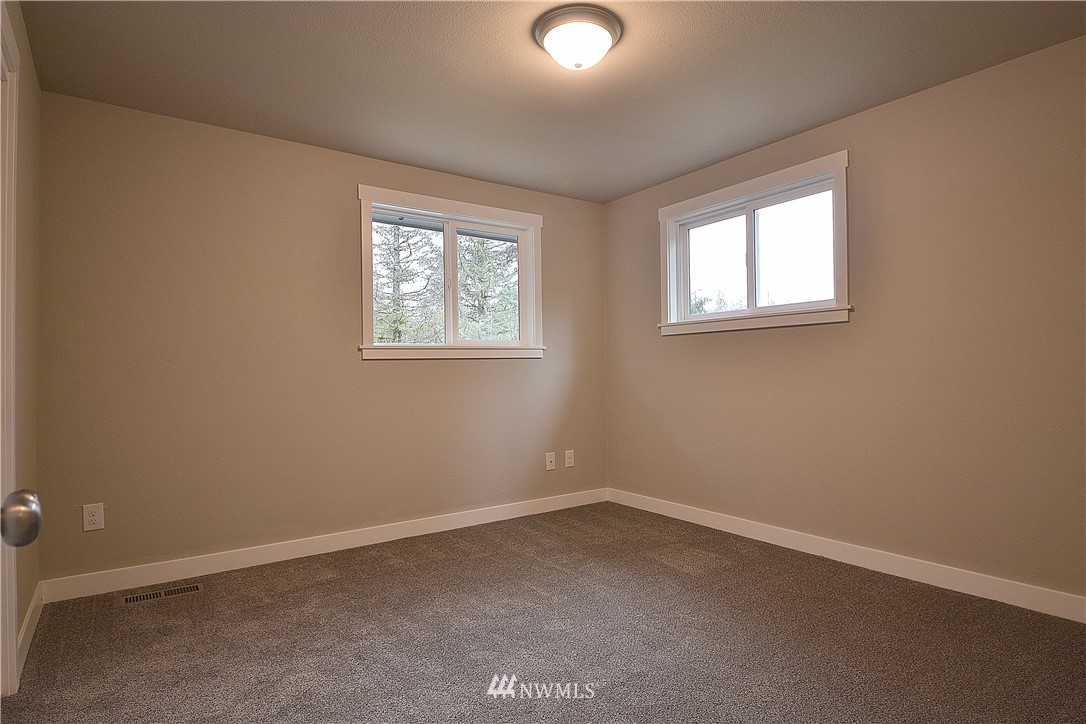 6161 East Grapeview Loop Road Allyn, WA 98524 - Photo 10 of 25 Gallery Image 10
