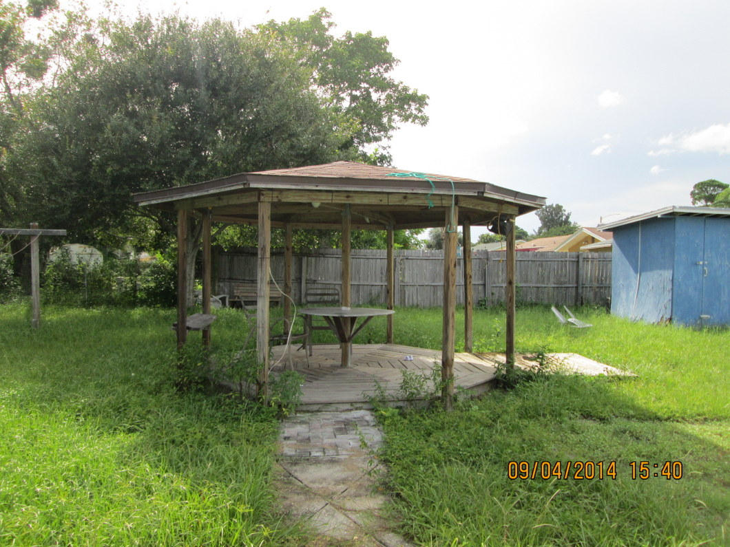 803 Hickory Street Fort Pierce, FL 34947 - Photo 7 of 9 Gazebo