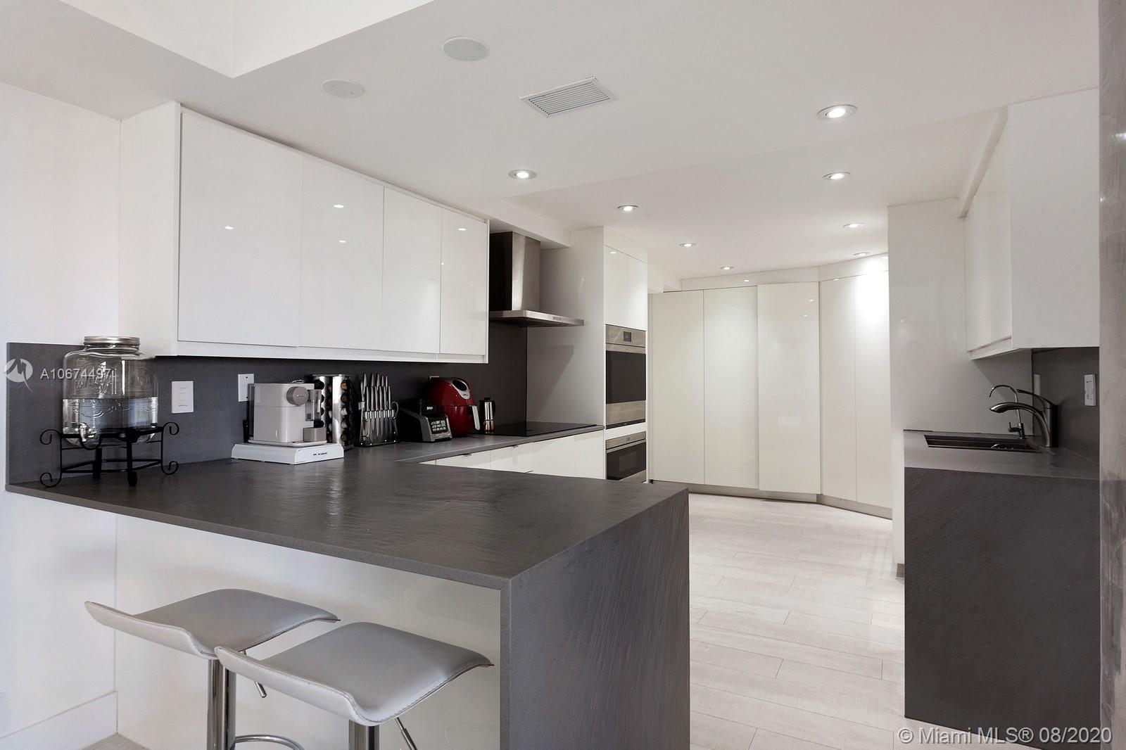 1111 Crandon Boulevard, Unit A1105 Key Biscayne, FL 33149 - Photo 4 of 15