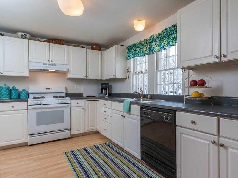 10 Perkins Road Boothbay Harbor, ME 04538 - Photo 4 of 13 Kitchen.