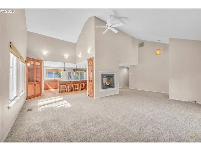 $574,950 | 33765 Lake Front Drive, Warrenton, OR 97146