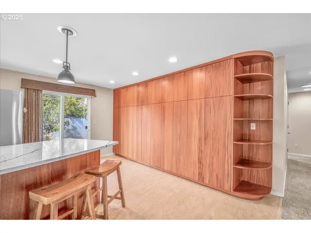 $574,950 | 33765 Lake Front Drive, Warrenton, OR 97146