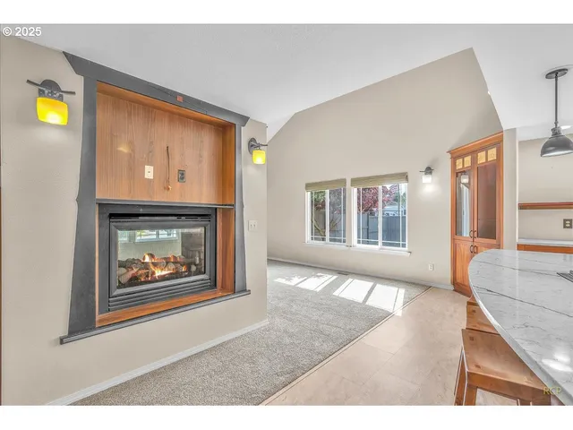 $574,950 | 33765 Lake Front Drive, Warrenton, OR 97146