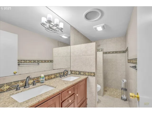 $574,950 | 33765 Lake Front Drive, Warrenton, OR 97146