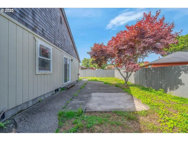 $574,950 | 33765 Lake Front Drive, Warrenton, OR 97146