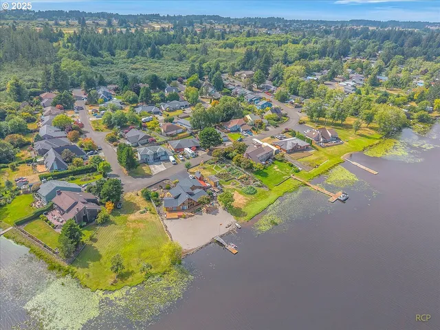 $574,950 | 33765 Lake Front Drive, Warrenton, OR 97146