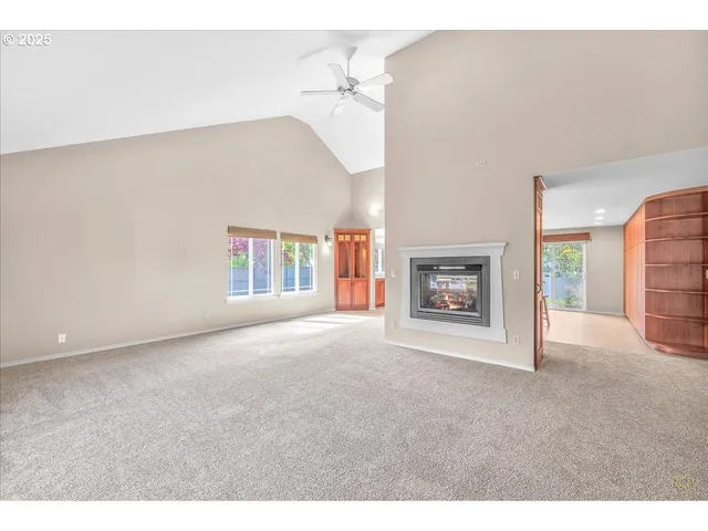 $574,950 | 33765 Lake Front Drive, Warrenton, OR 97146