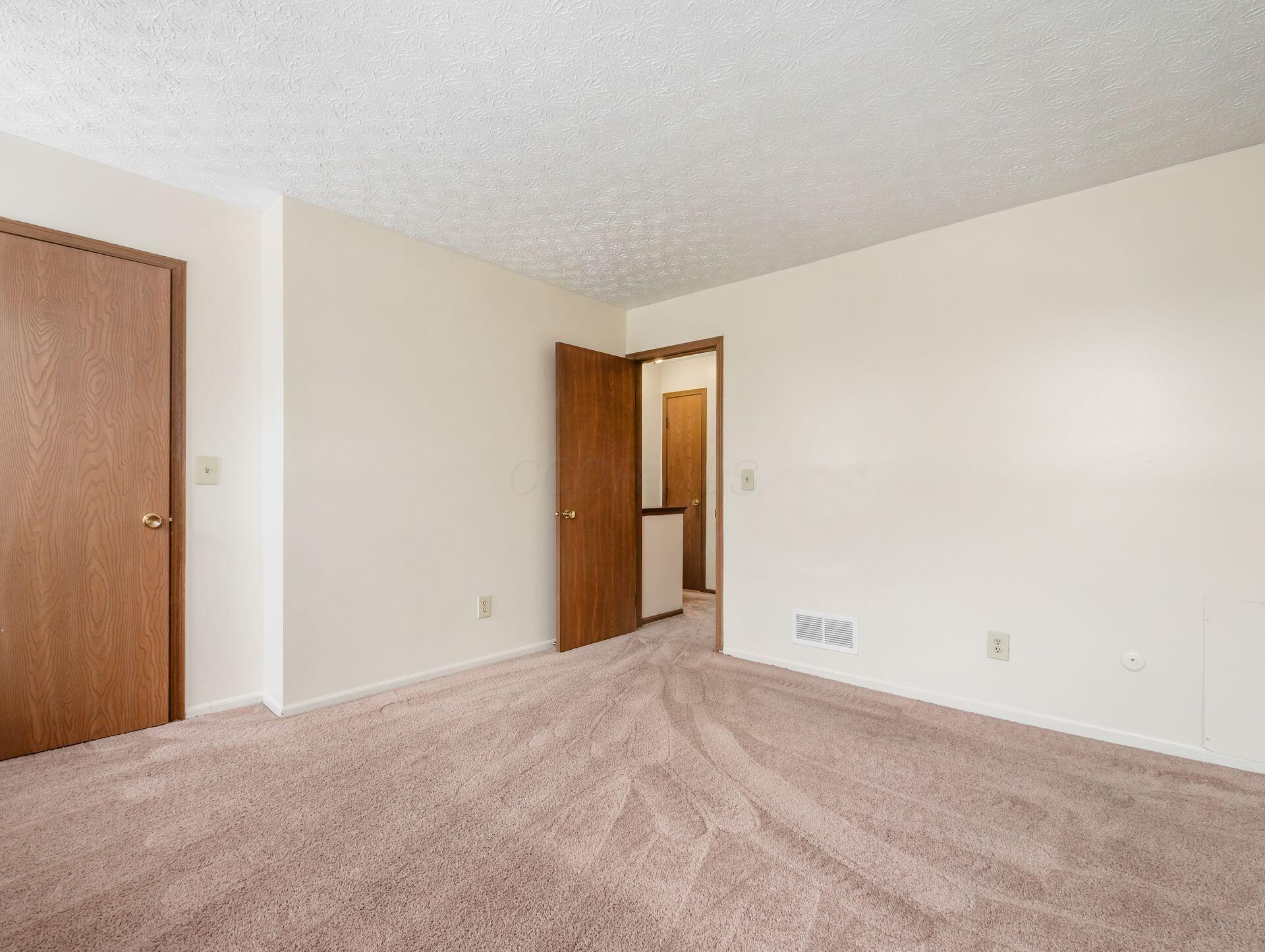2391 Bethel Road Columbus, OH 43220 - Photo 25 of 32 027_6c96_N 2391 Bethel Rd 078