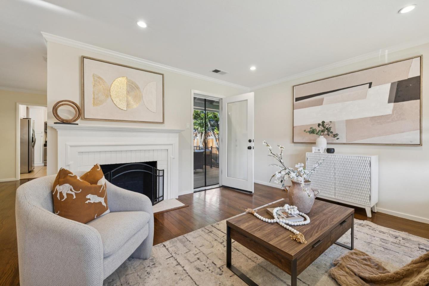 308 Hedge Road Menlo Park, CA 94025 - Photo 8 of 37