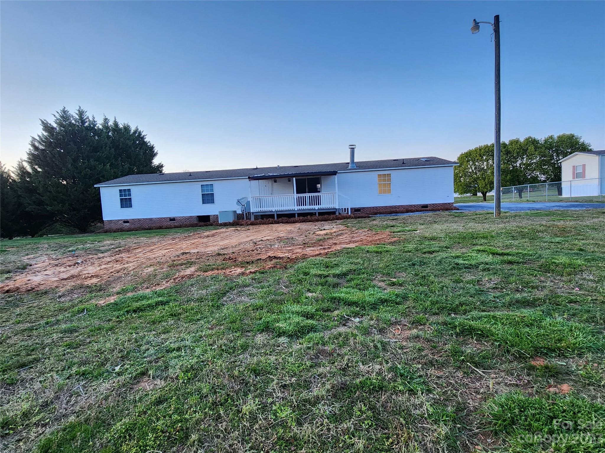 968 Lavender Road Grover, NC 28073 - Photo 3 of 26 Gallery Image 3
