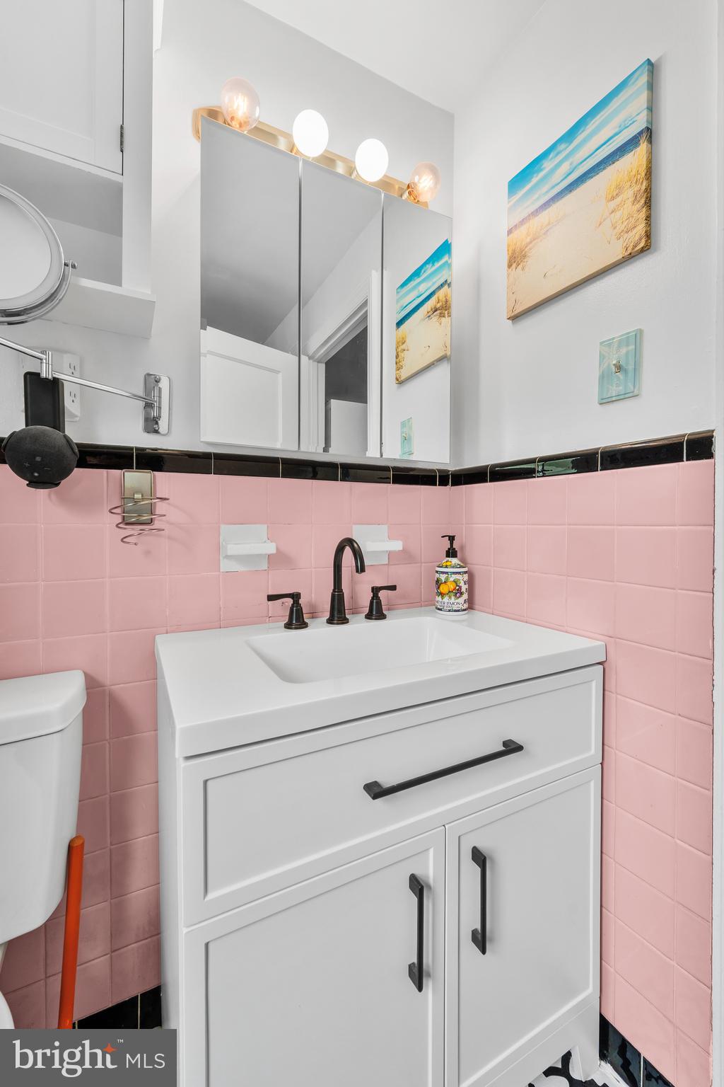 478 Granite Terrace Springfield, PA 19064 - Photo 29 of 30 2nd Floor Bath