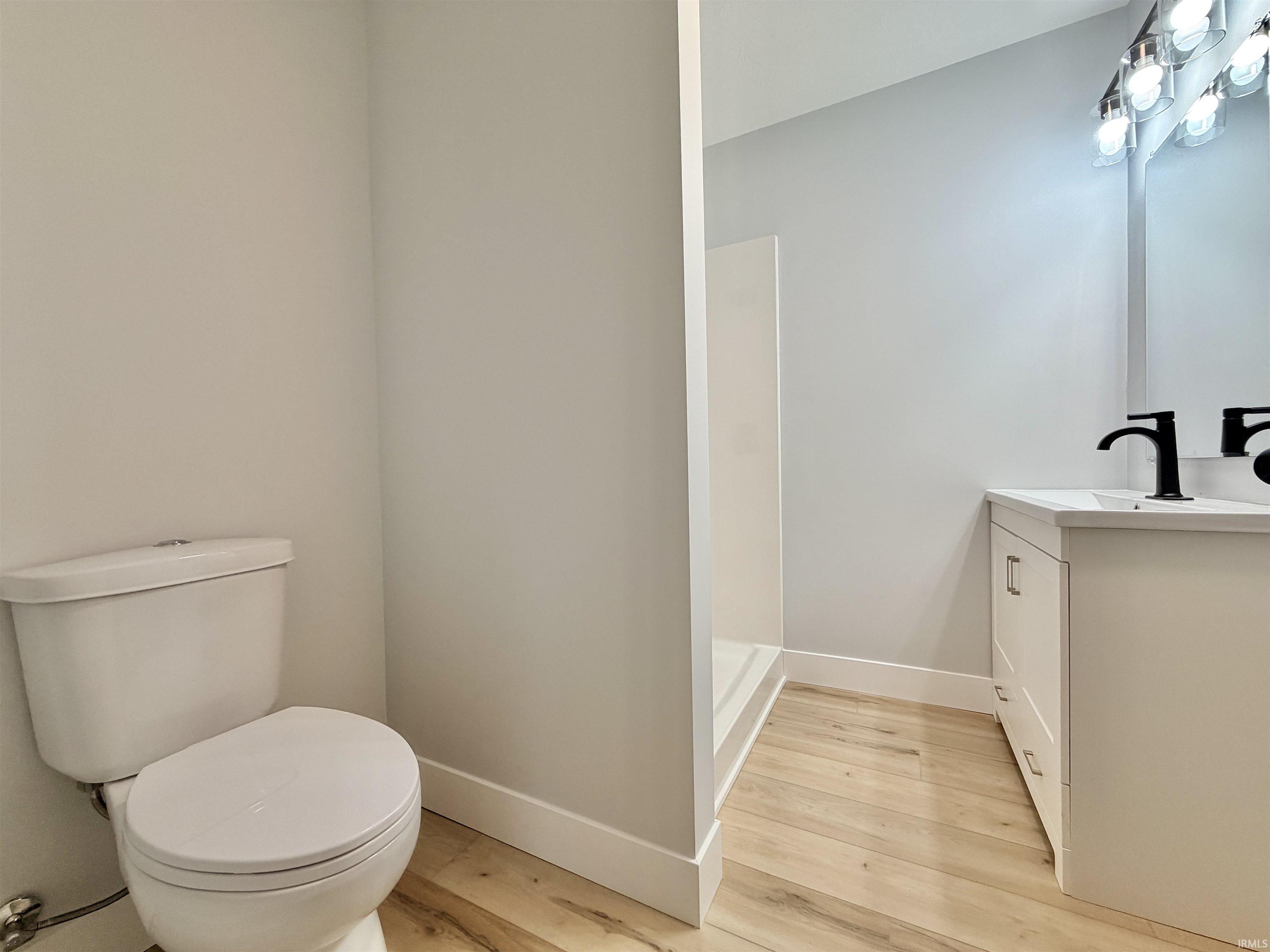 579 Northwest 3rd Street Linton, IN 47441 - Photo 5 of 12