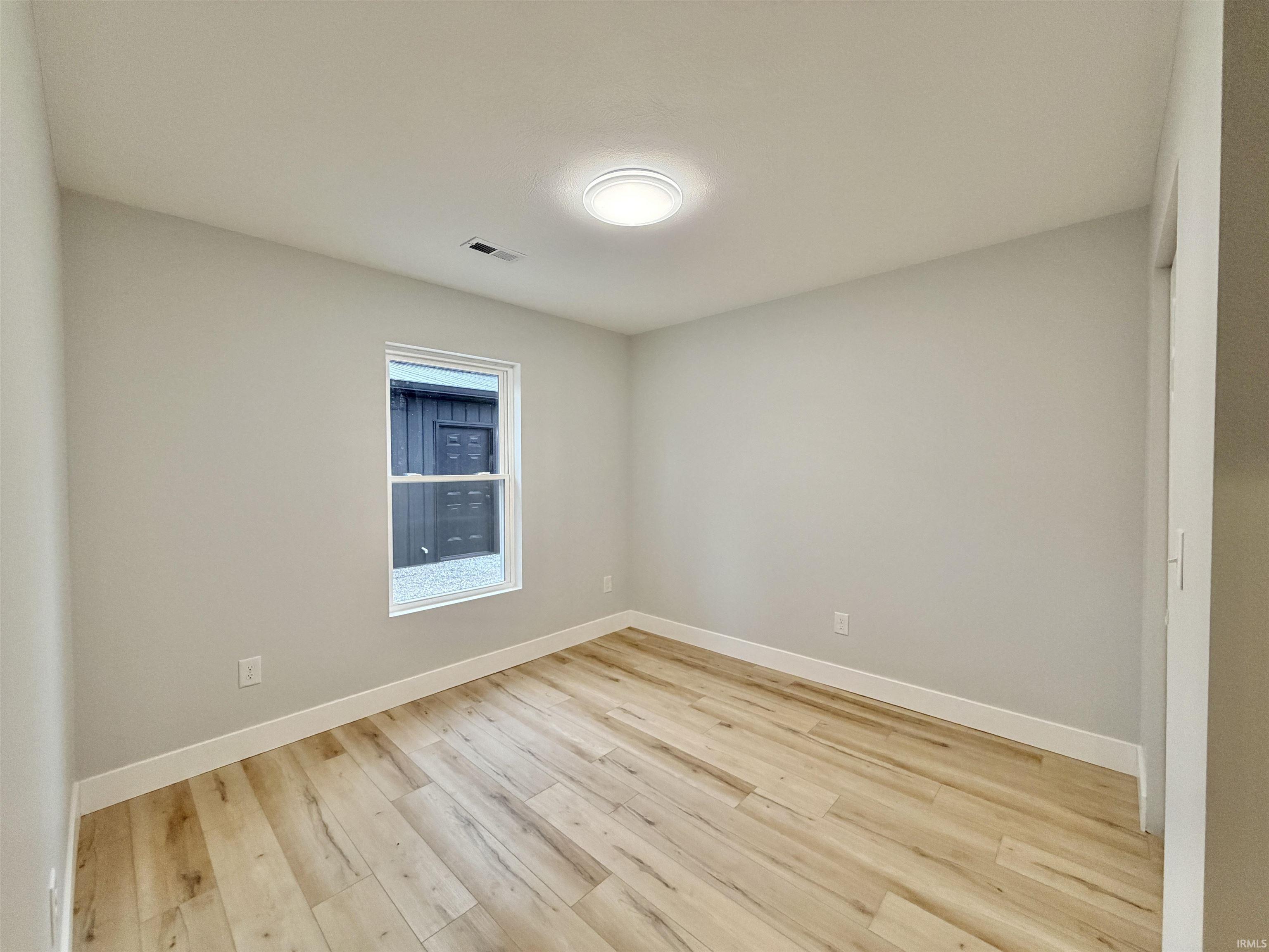 579 Northwest 3rd Street Linton, IN 47441 - Photo 6 of 12