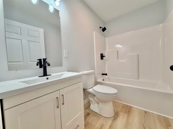 $187,900 | 579 Northwest 3rd Street, Linton, IN 47441