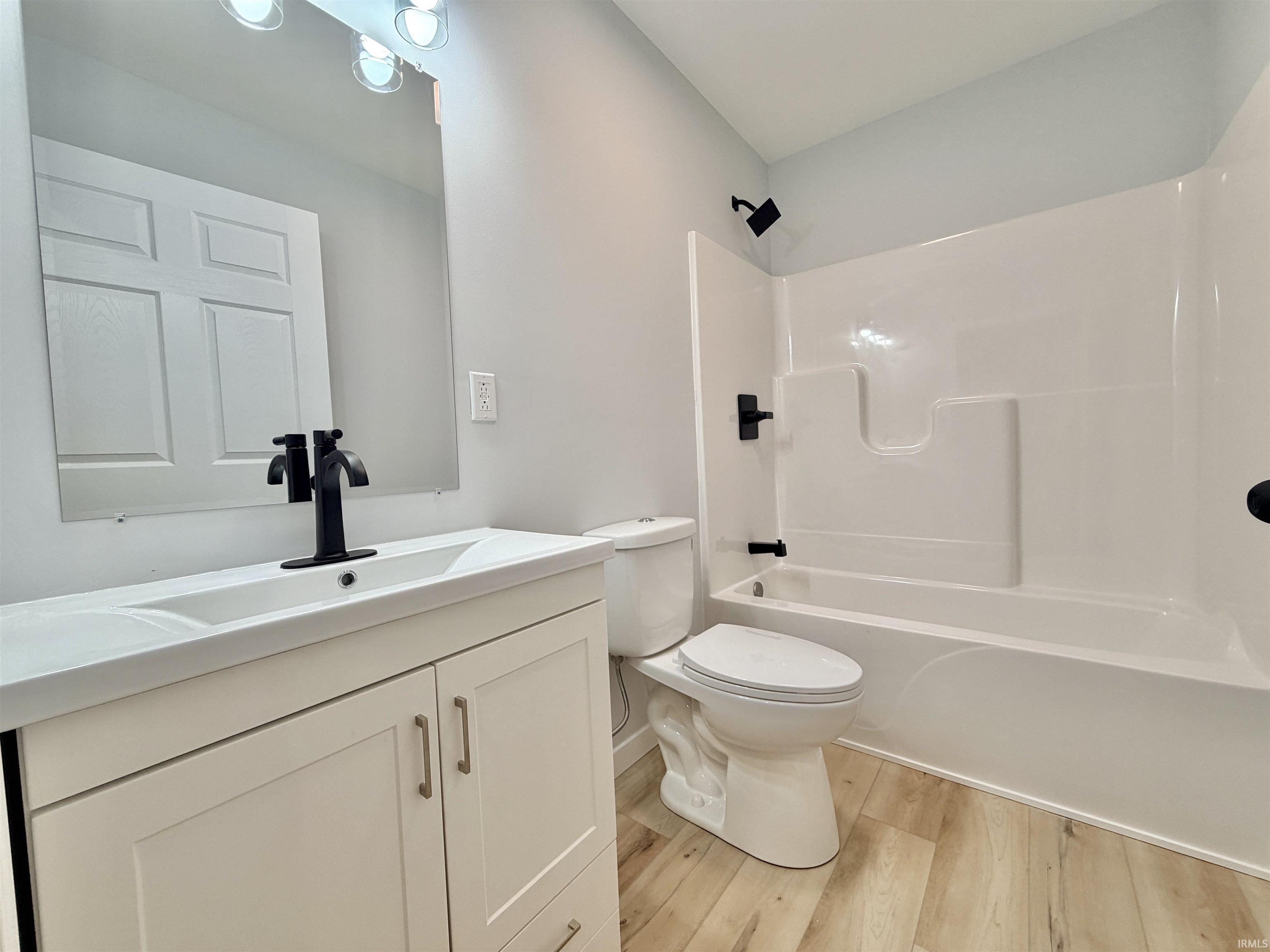 579 Northwest 3rd Street Linton, IN 47441 - Photo 7 of 12