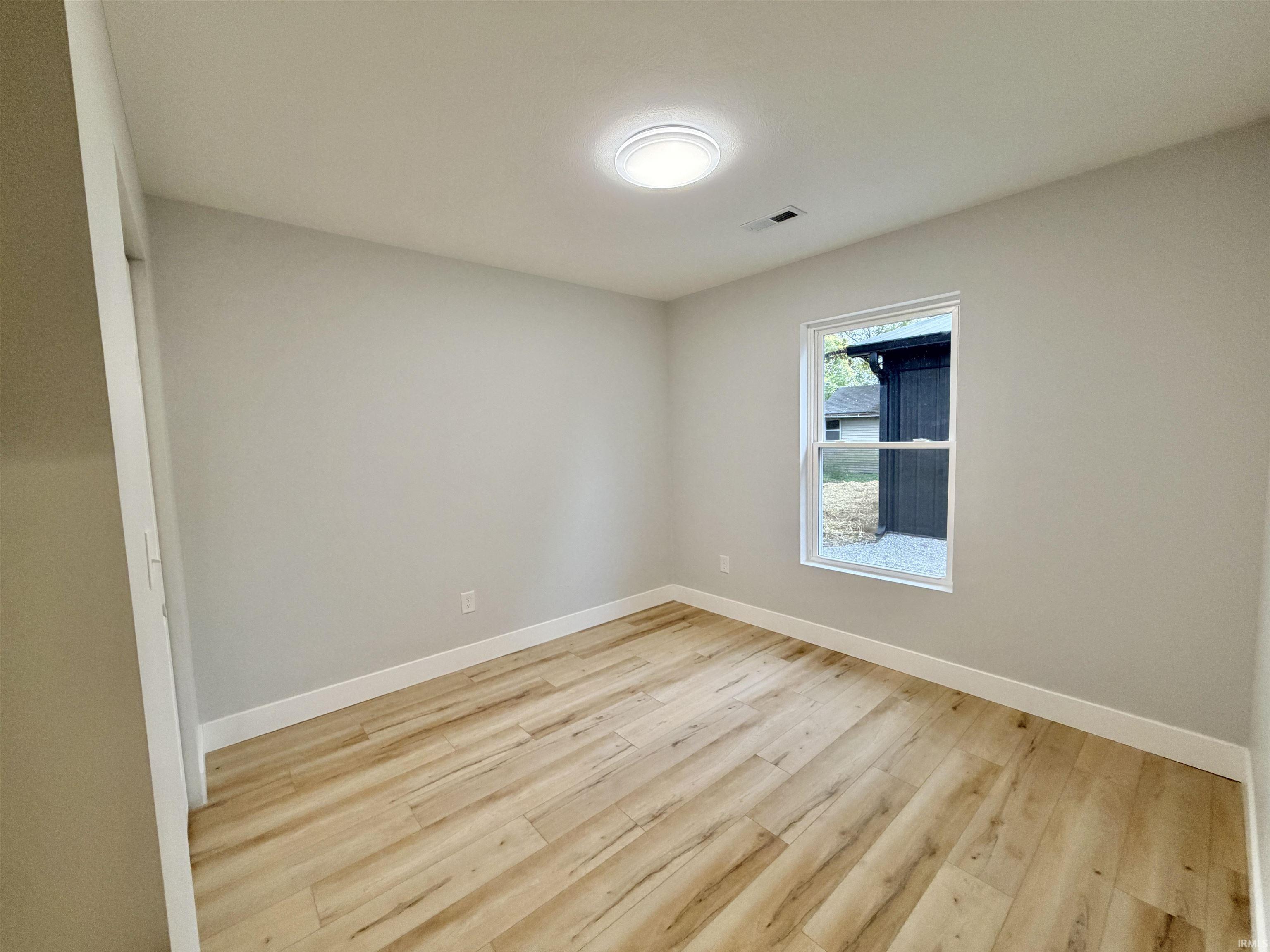 579 Northwest 3rd Street Linton, IN 47441 - Photo 8 of 12