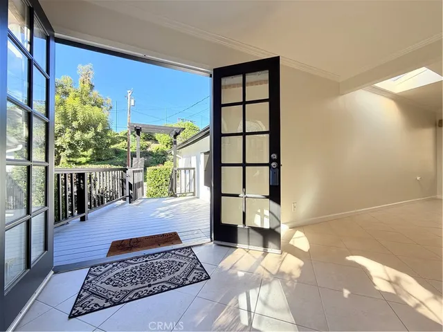 a view of entryway with a rug