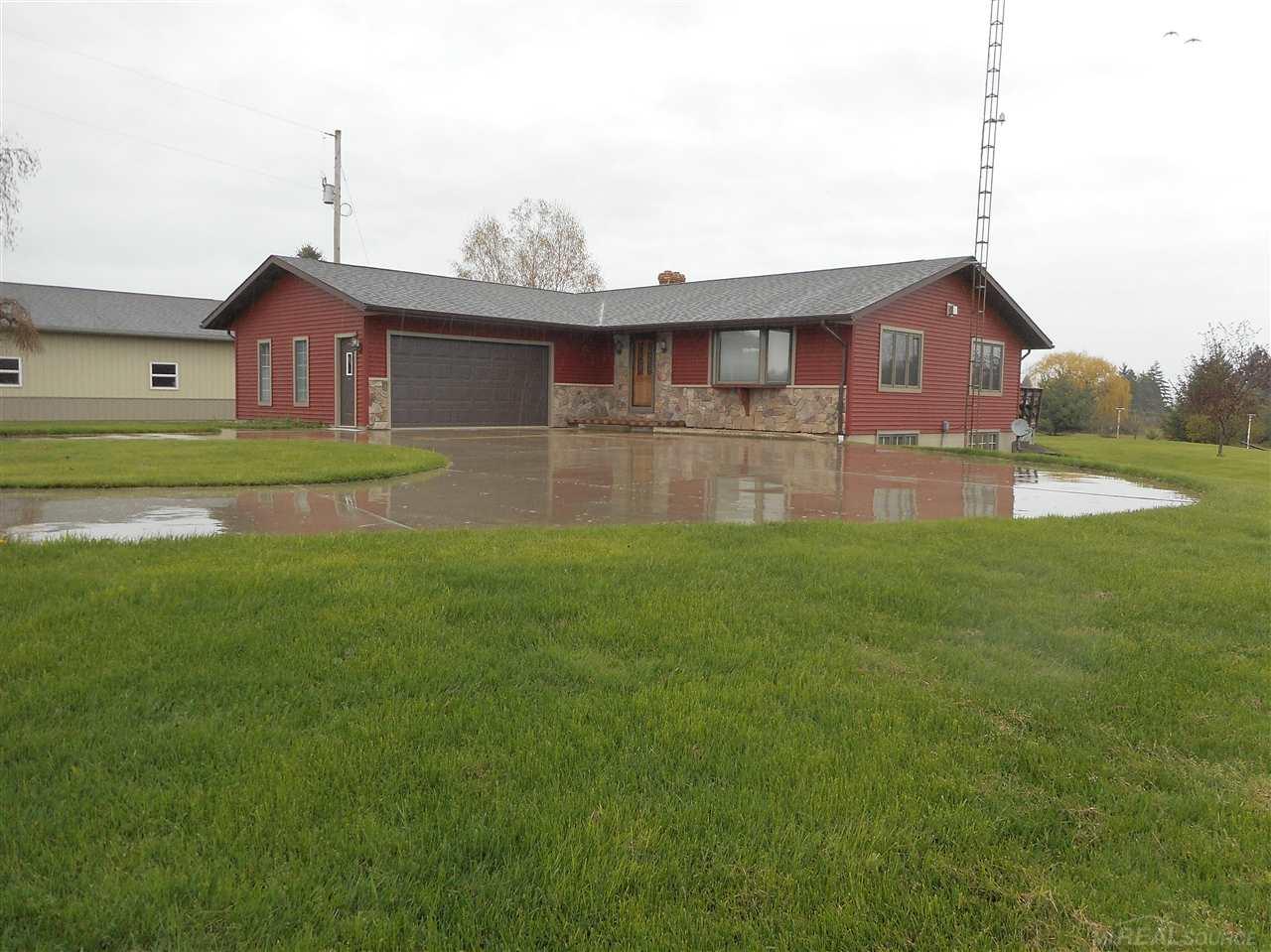 6852 Lakeshore Road Palms, MI 48465 - Photo 2 of 24