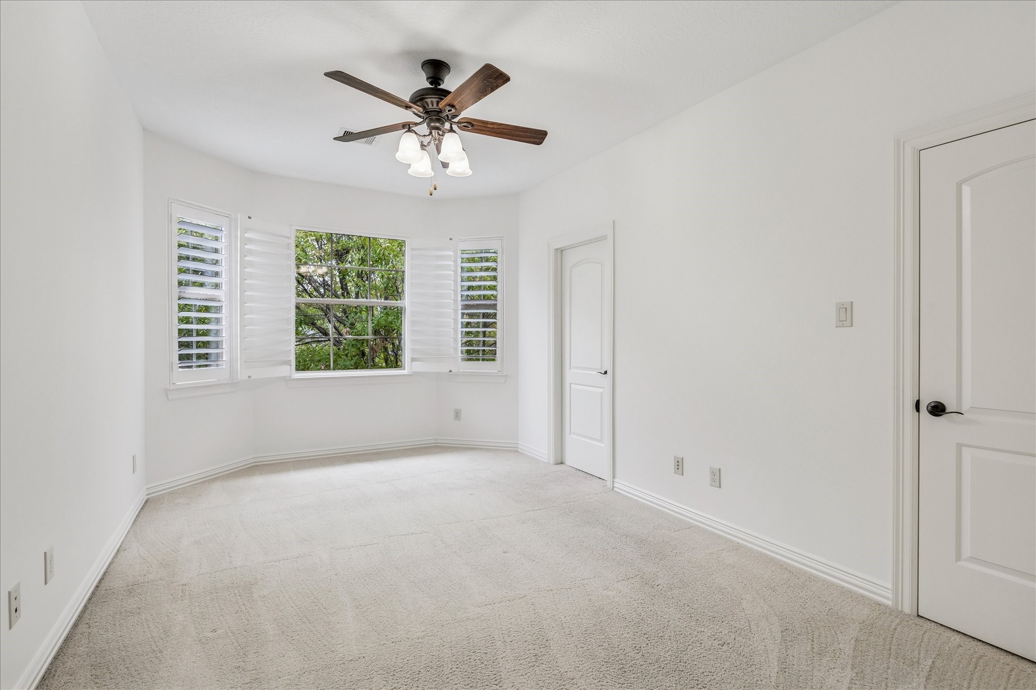 4418 Rose Street Houston, TX 77007 - Photo 26 of 34 a view of an empty room with a window