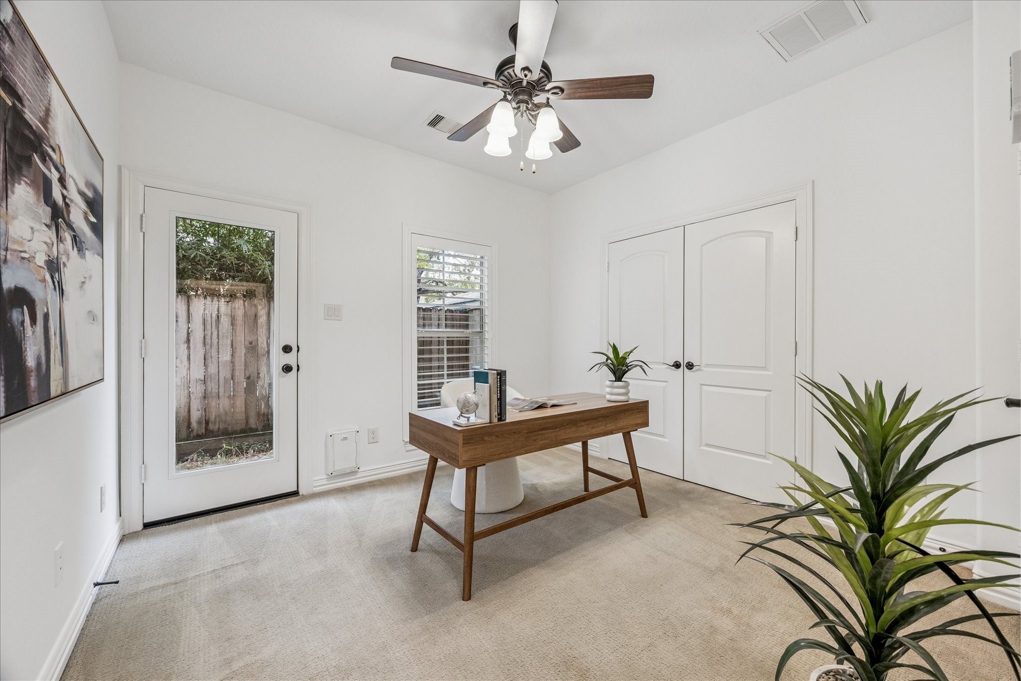 4418 Rose Street Houston, TX 77007 - Photo 29 of 34 a living room with furniture