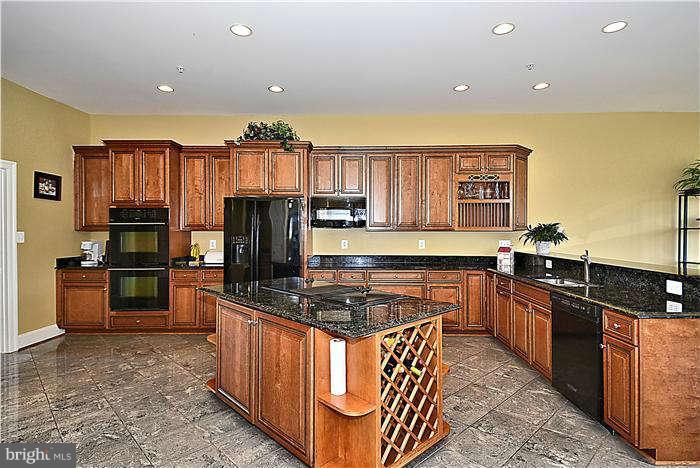 7261 Annapolis Rock Road Gaithersburg, MD 20882 - Photo 4 of 30 Kitchen