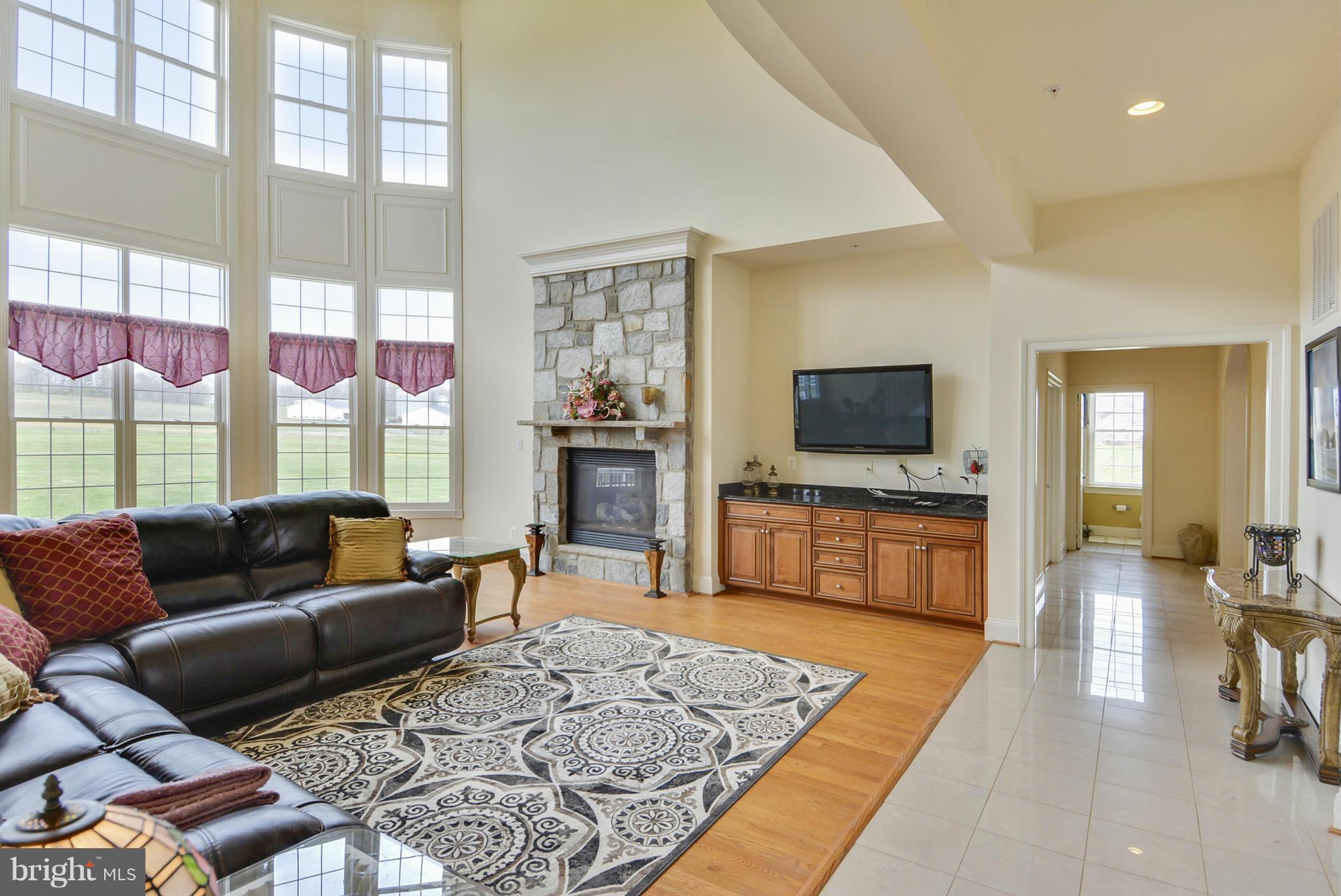 7261 Annapolis Rock Road Gaithersburg, MD 20882 - Photo 6 of 30 Family Room