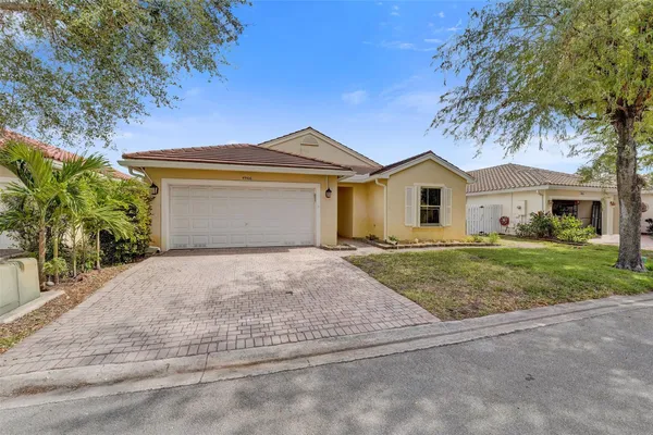 $4,500 | 4966 Southwest 33rd Terrace, Hollywood, FL 33312