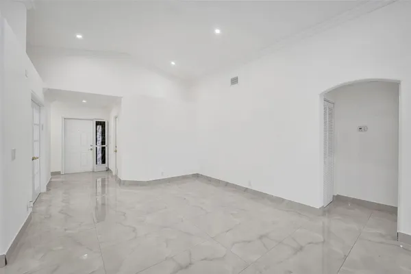 $4,500 | 4966 Southwest 33rd Terrace, Hollywood, FL 33312