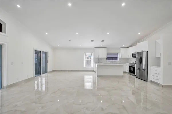 $4,500 | 4966 Southwest 33rd Terrace, Hollywood, FL 33312