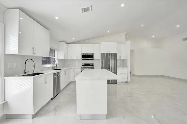 $4,500 | 4966 Southwest 33rd Terrace, Hollywood, FL 33312