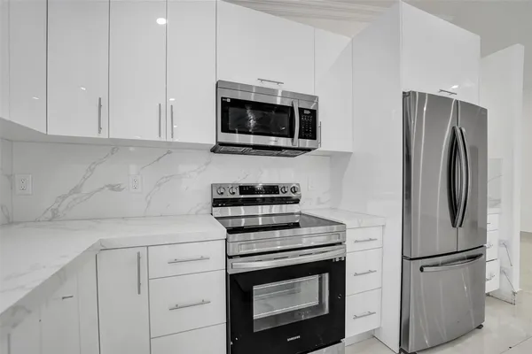 $4,500 | 4966 Southwest 33rd Terrace, Hollywood, FL 33312