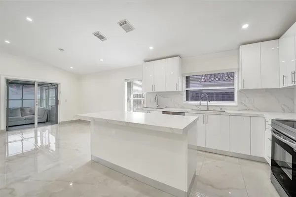 $4,500 | 4966 Southwest 33rd Terrace, Hollywood, FL 33312