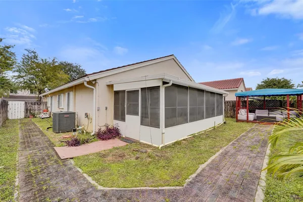 $4,500 | 4966 Southwest 33rd Terrace, Hollywood, FL 33312